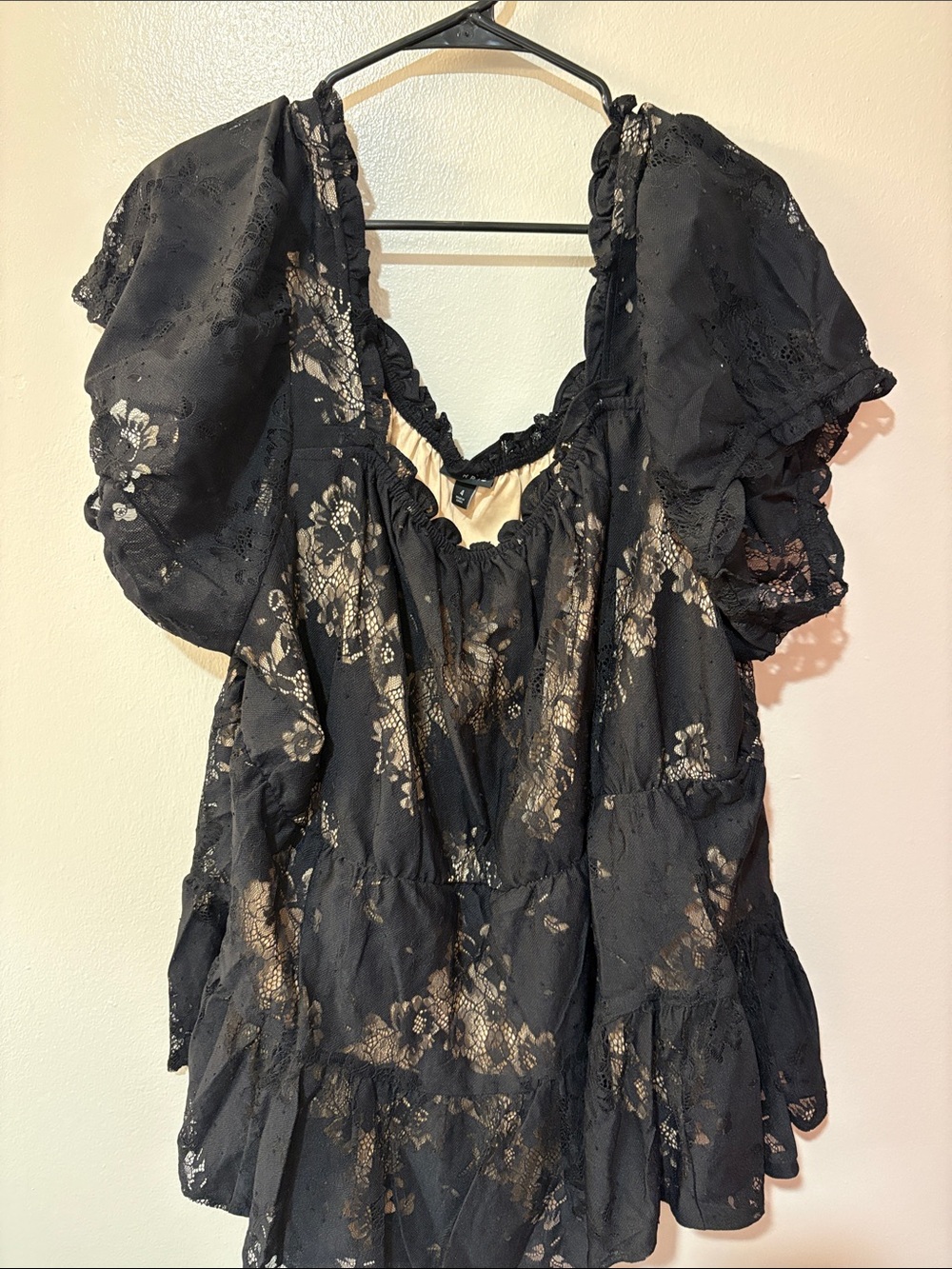 torrid Black Lace Puff-Sleeve Peasant Top